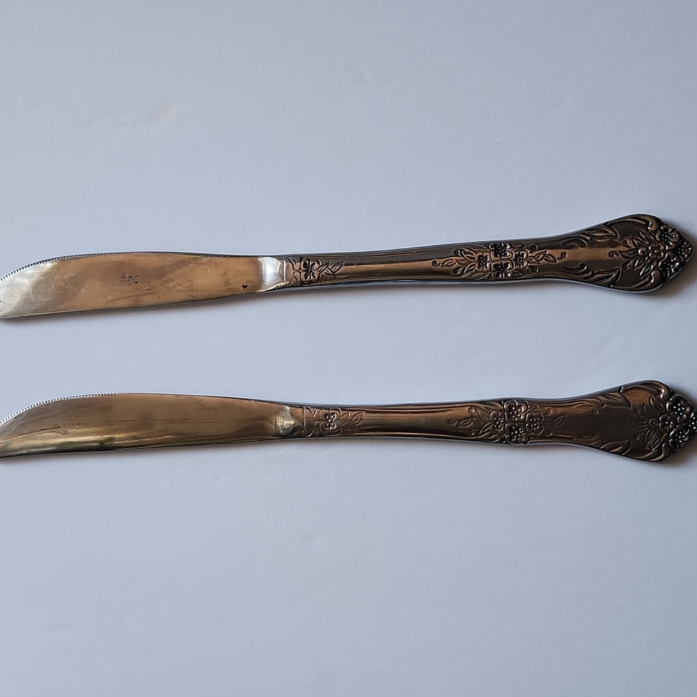 Replacement Vintage Rogers "LOVE JOY" Pattern Floral Flatware Butter Knives